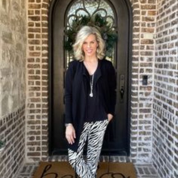 Cabi 5928 ATC Formal Tee Spring 2021 Size Small EUC - Picture 1 of 9